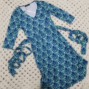 NWT PattyBoutik V Neck Faux Wrap Dress